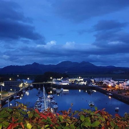 Porthmadog Harbour Town - High Street Apartment. エクステリア 写真